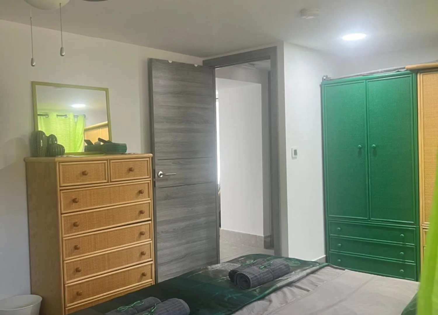 Verde - A Selfcatering Apartment With A Shared Hot Tub & Pool In Rambla De Oria Spain