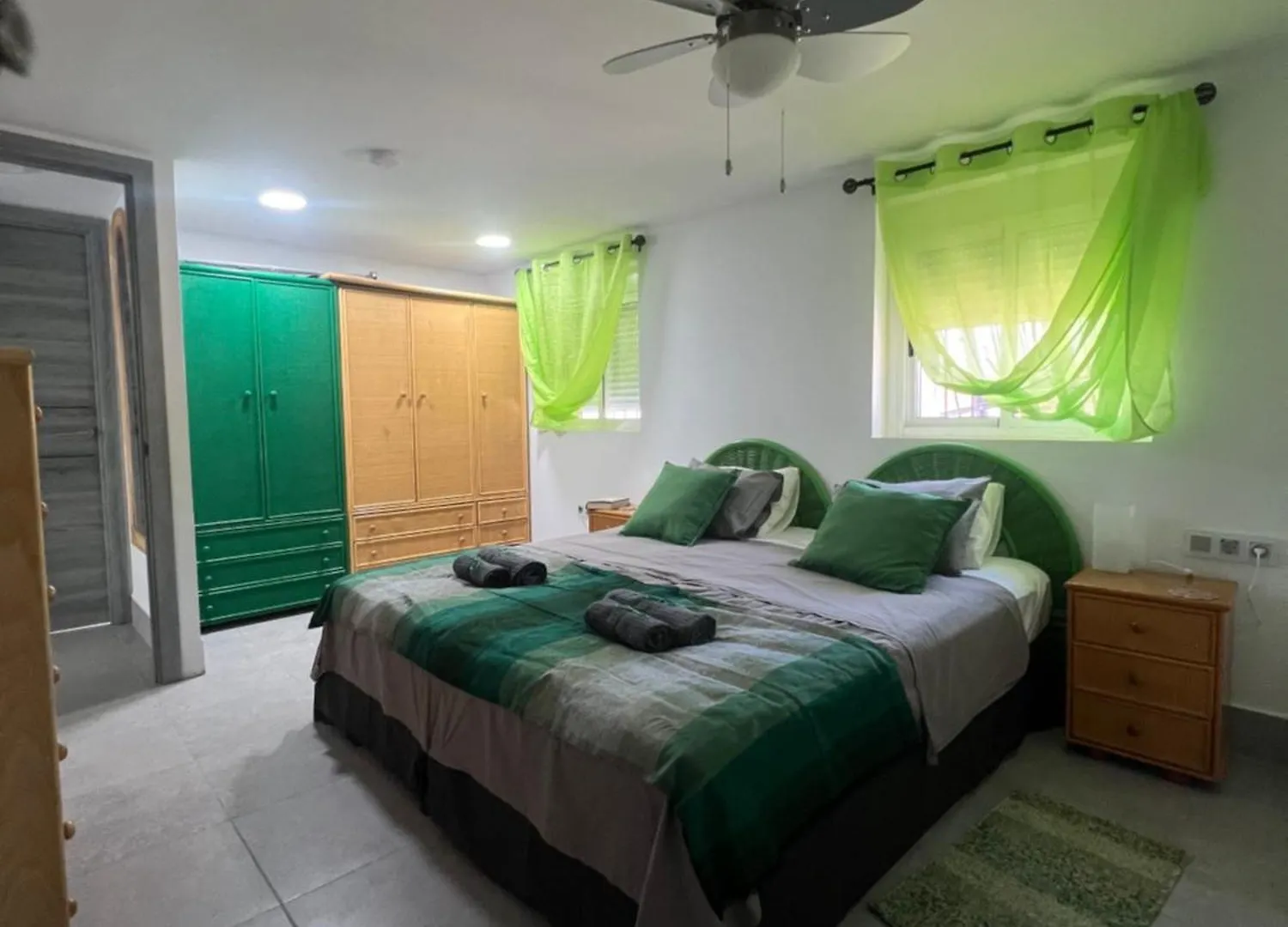 Verde - A Selfcatering Apartment With A Shared Hot Tub & Pool In Rambla De Oria