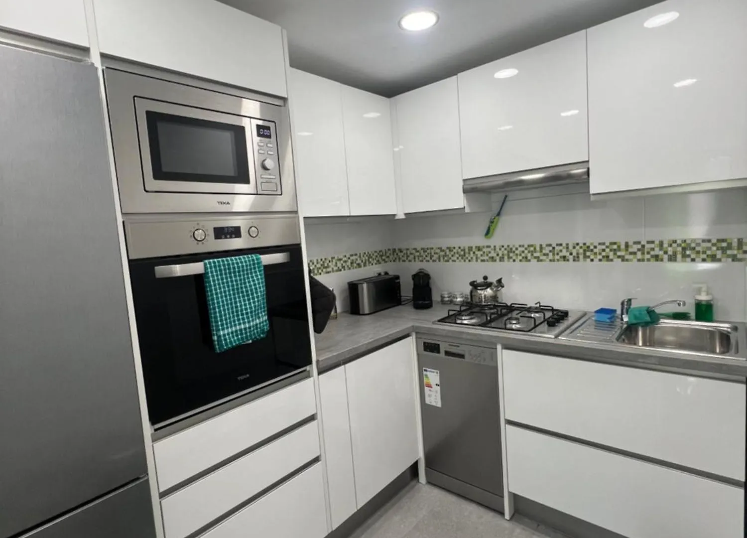 Verde - A Selfcatering Apartment With A Shared Hot Tub & Pool In Rambla De Oria